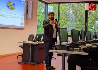 Фото 8. О. Ларін веде Practical Introduction to FEM Software II (1)